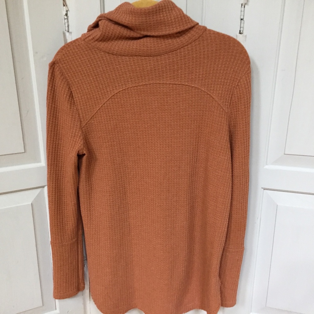 ❤️ Design Lab Waffle Cowl Neck Top - Picture 10 of 13